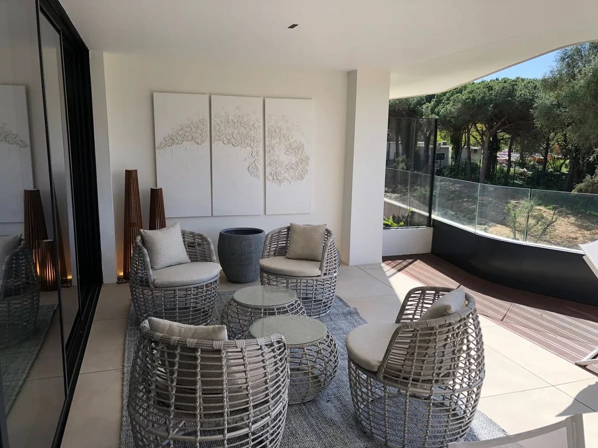 2 Bedroom Middle Floor Apartment for Sale in Sotogrande, Cádiz - Image 5