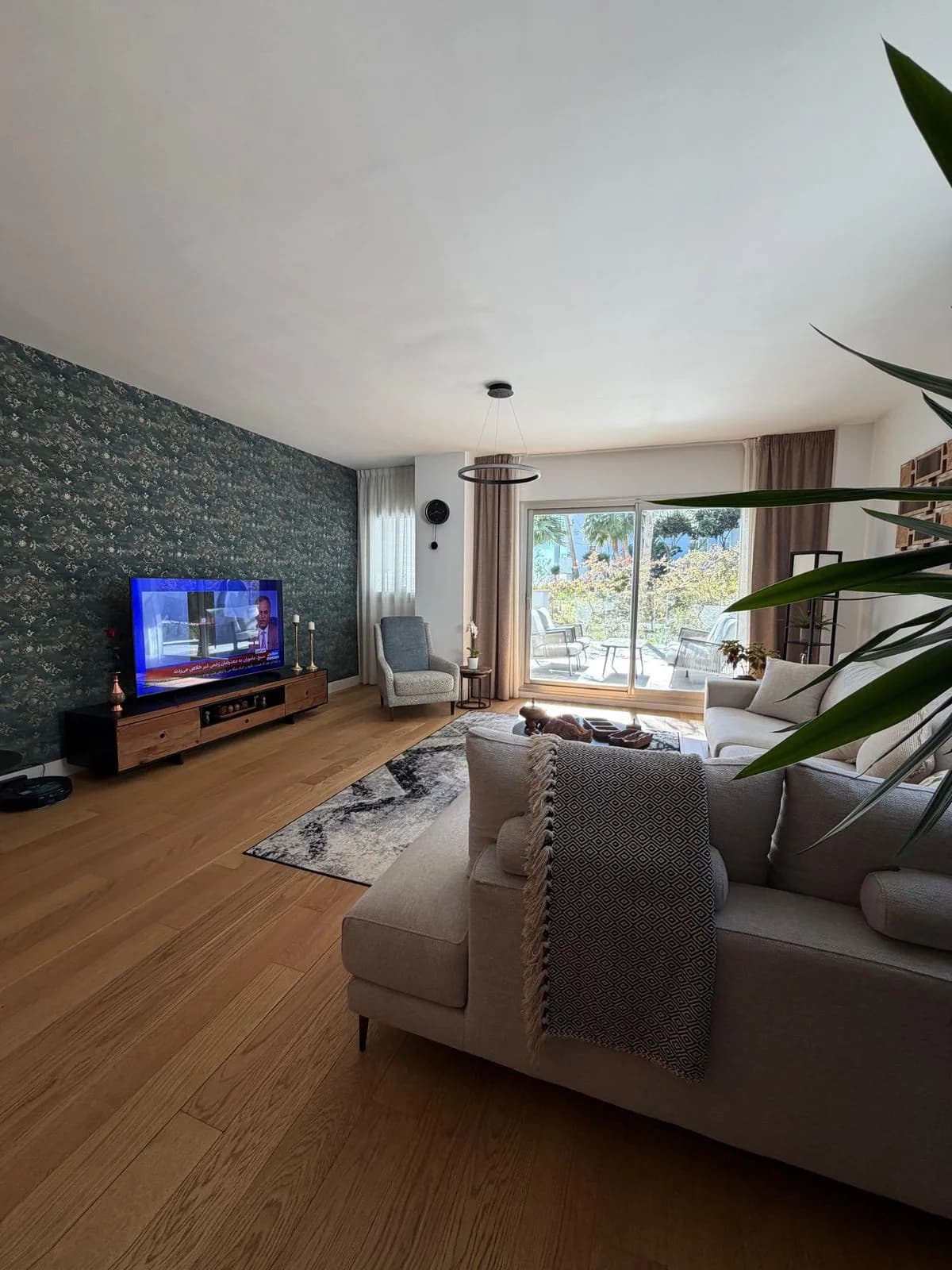 2 Bedroom Ground Floor Apartment for Sale in Mijas Costa, Málaga - Image 2