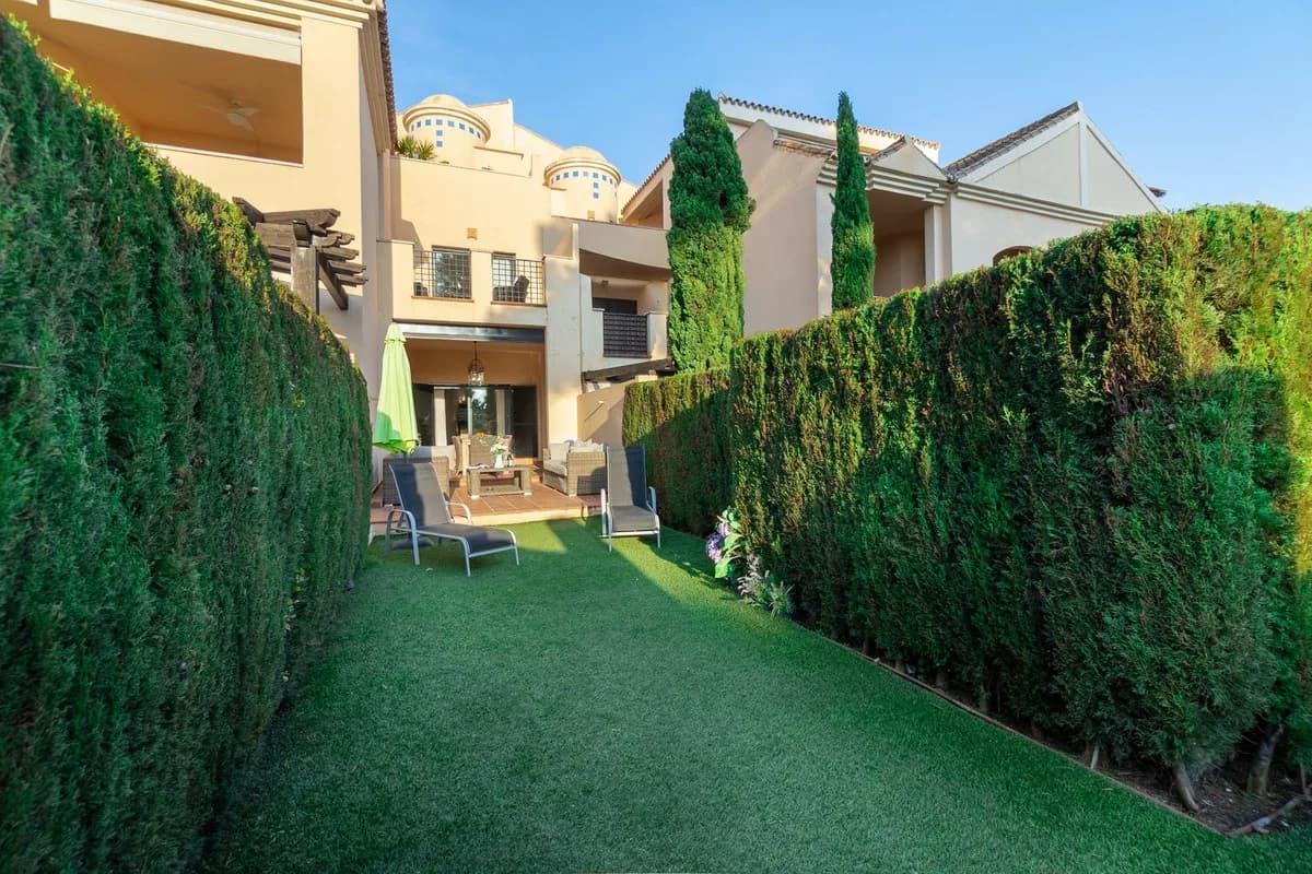 2 Bedroom Ground Floor Apartment for Sale in Puerto Banús, Málaga - Image 4