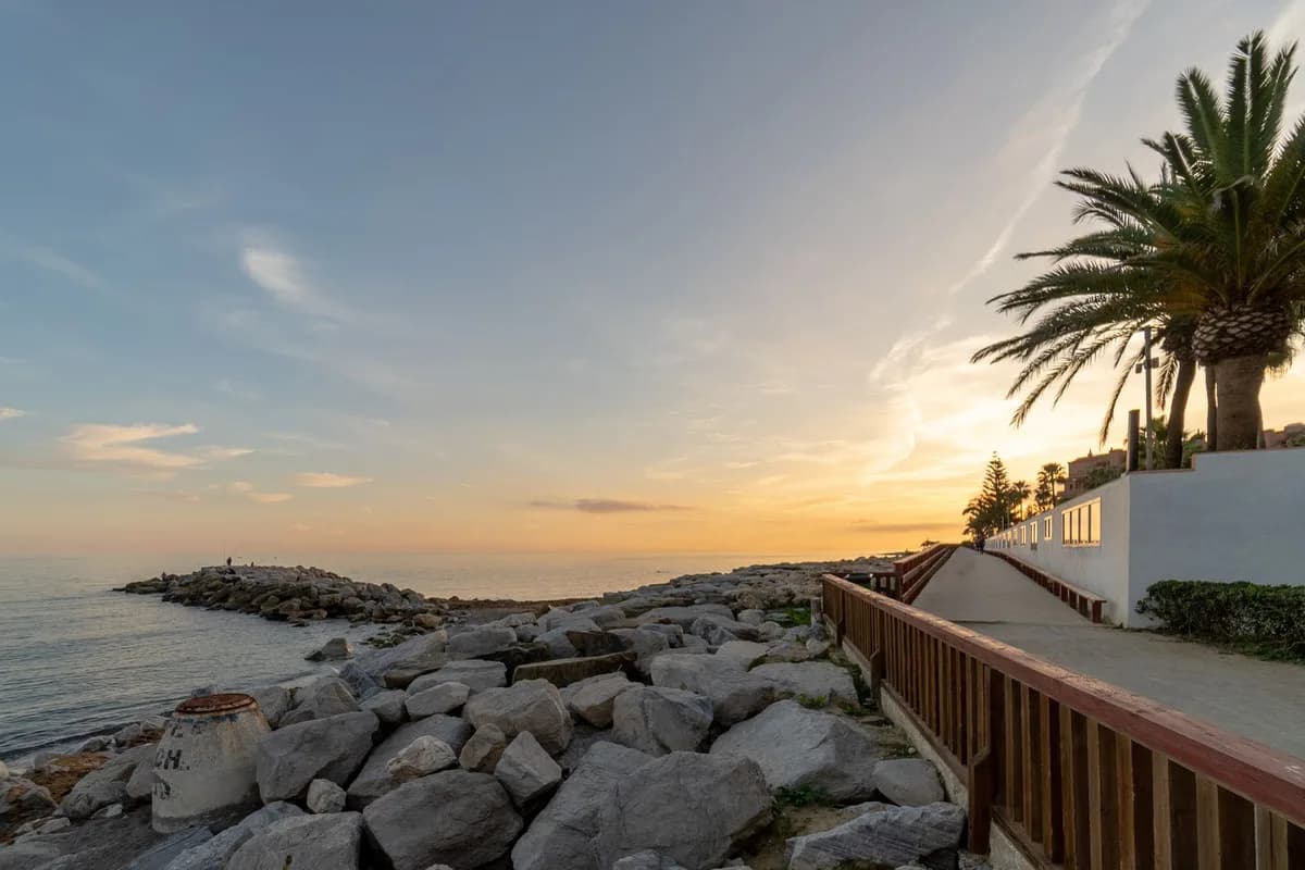 2 Bedroom Ground Floor Apartment for Sale in Puerto Banús, Málaga - Image 6