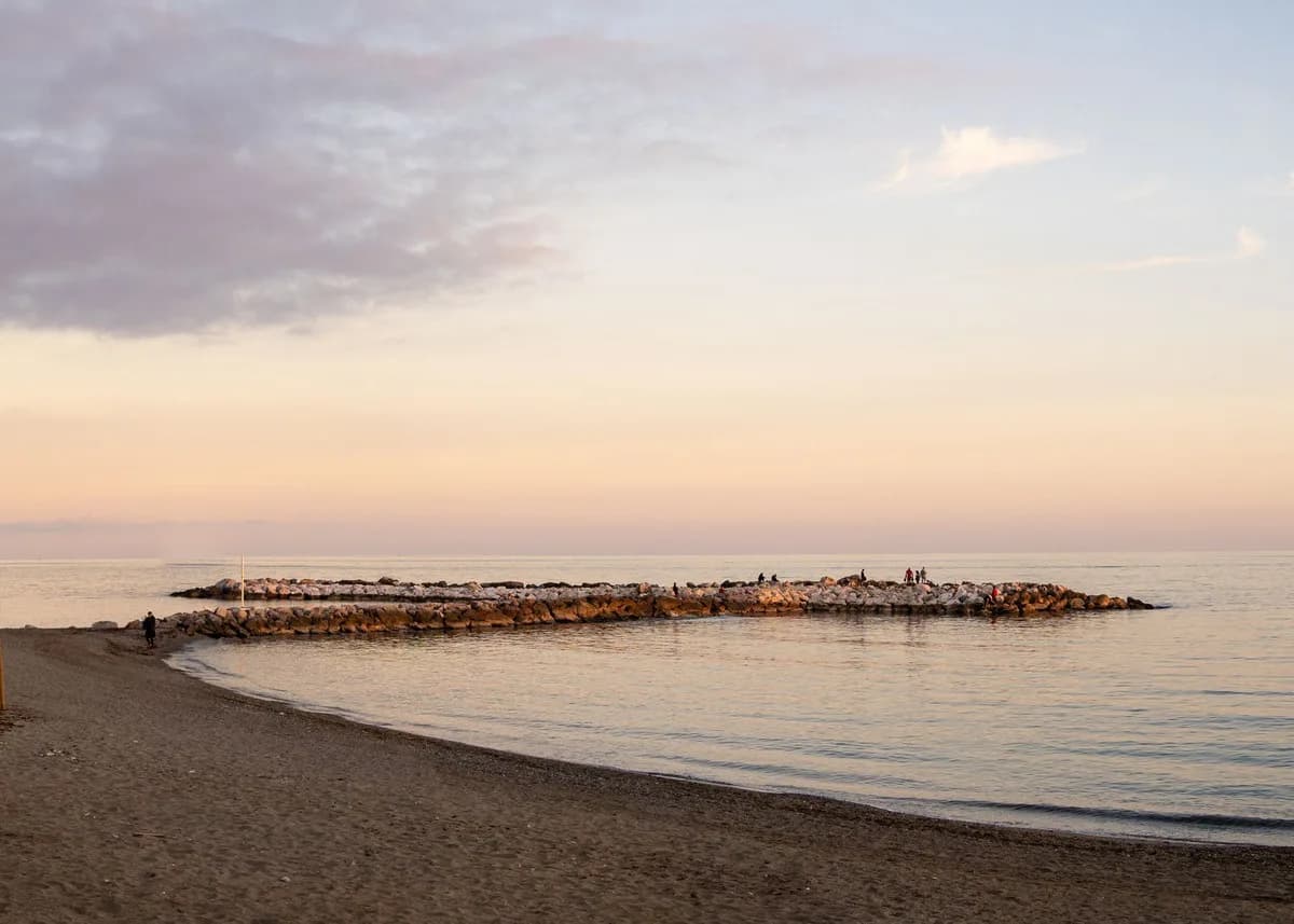 2 Bedroom Ground Floor Apartment for Sale in Puerto Banús, Málaga - Image 9