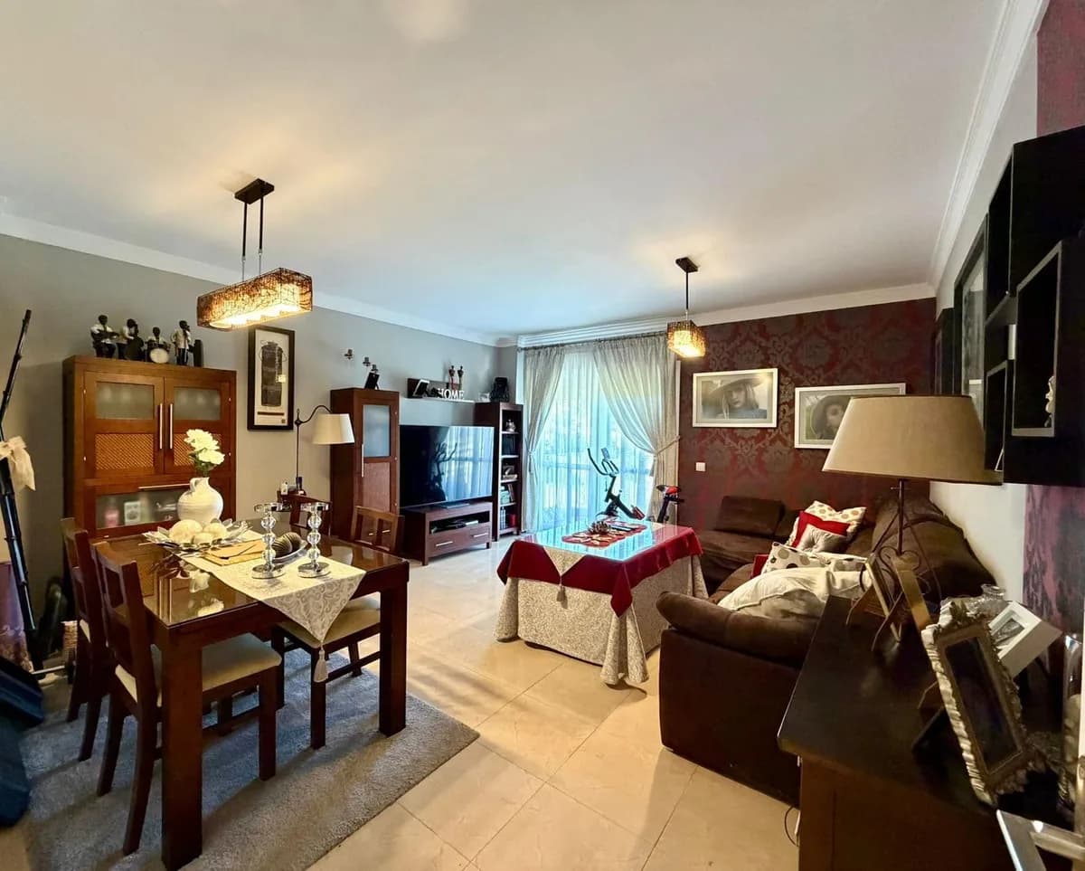 4 Bedroom Penthouse for Sale in Estepona, Málaga - Image 6