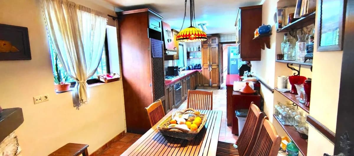 3 Bedroom Detached Villa for Sale in Río Real, Málaga - Image 4