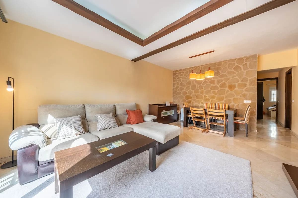 2 Bedroom Ground Floor Apartment for Sale in Aloha, Málaga - Image 9
