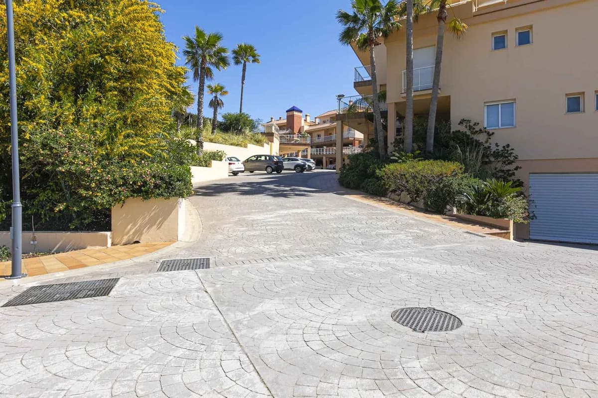 2 Bedroom Ground Floor Apartment for Sale in El Chaparral, Málaga
