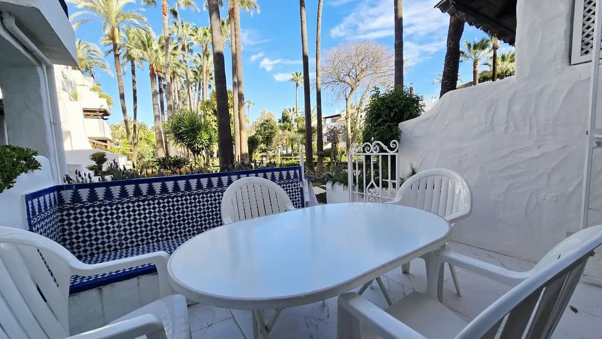 1 Bedroom Ground Floor Apartment for Sale in Puerto Banús, Málaga - Image 7