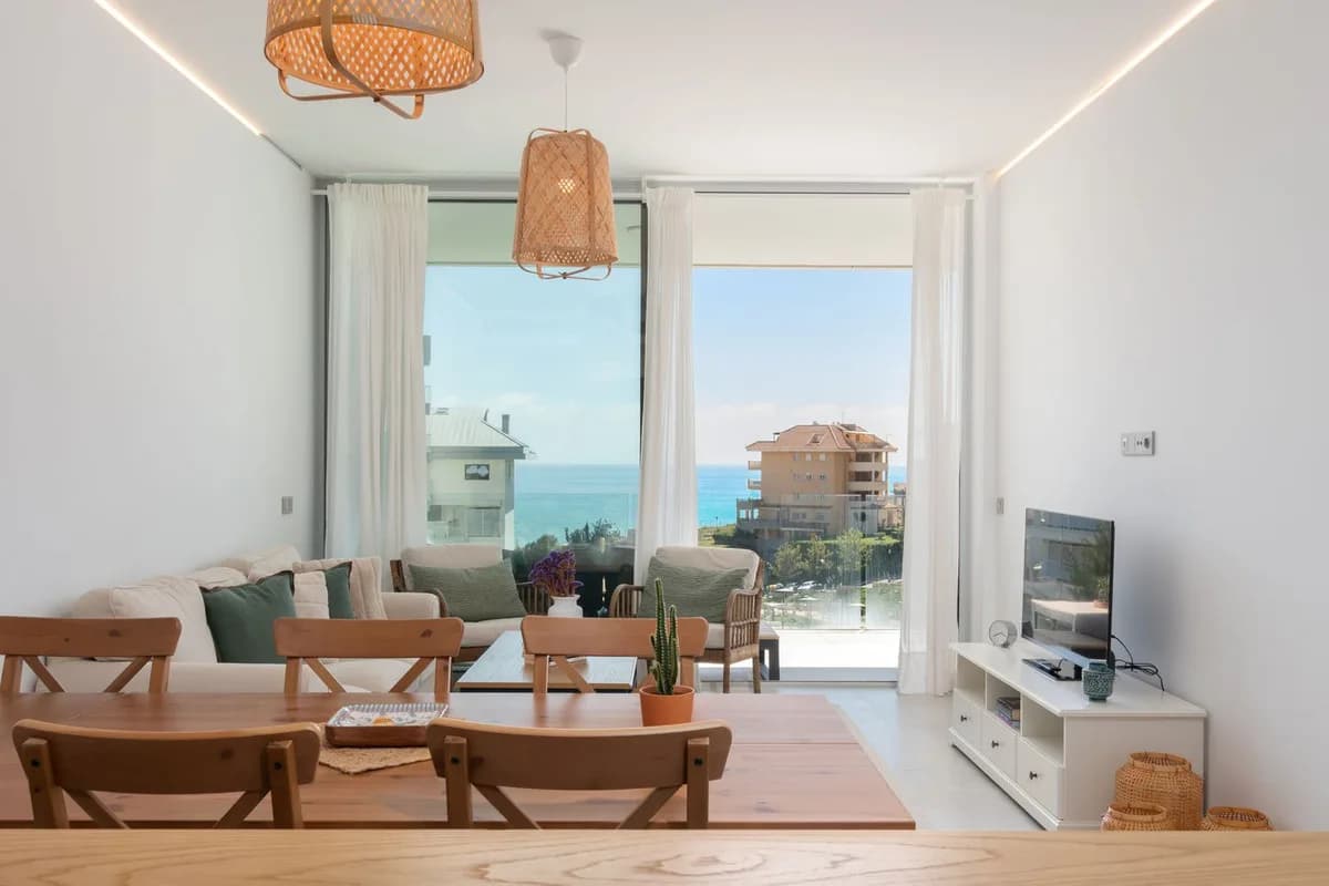2 Bedroom Penthouse for Sale in Fuengirola, Málaga - Image 4