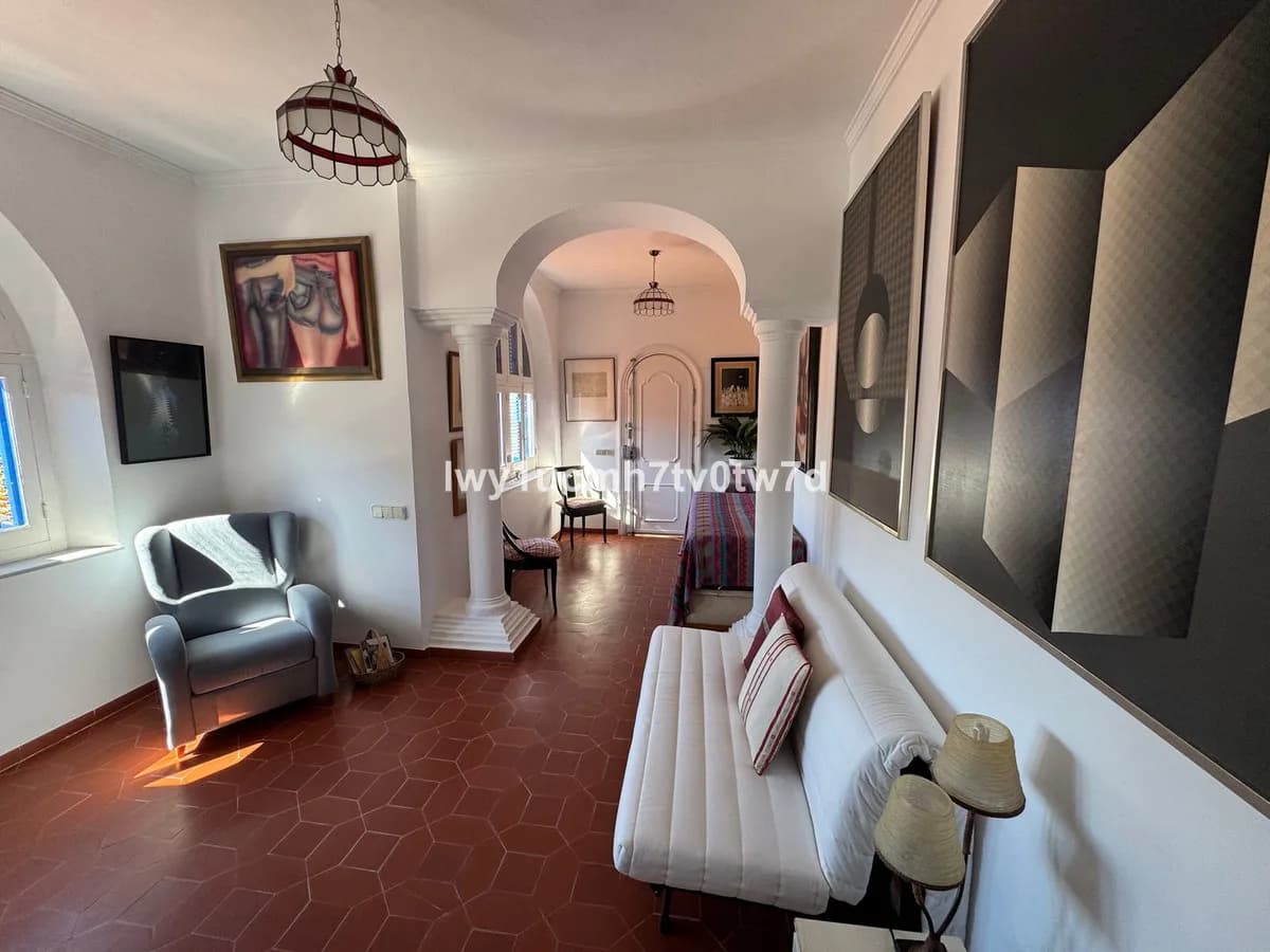 5 Bedroom Townhouse for Sale in Malagueta, Málaga - Image 9