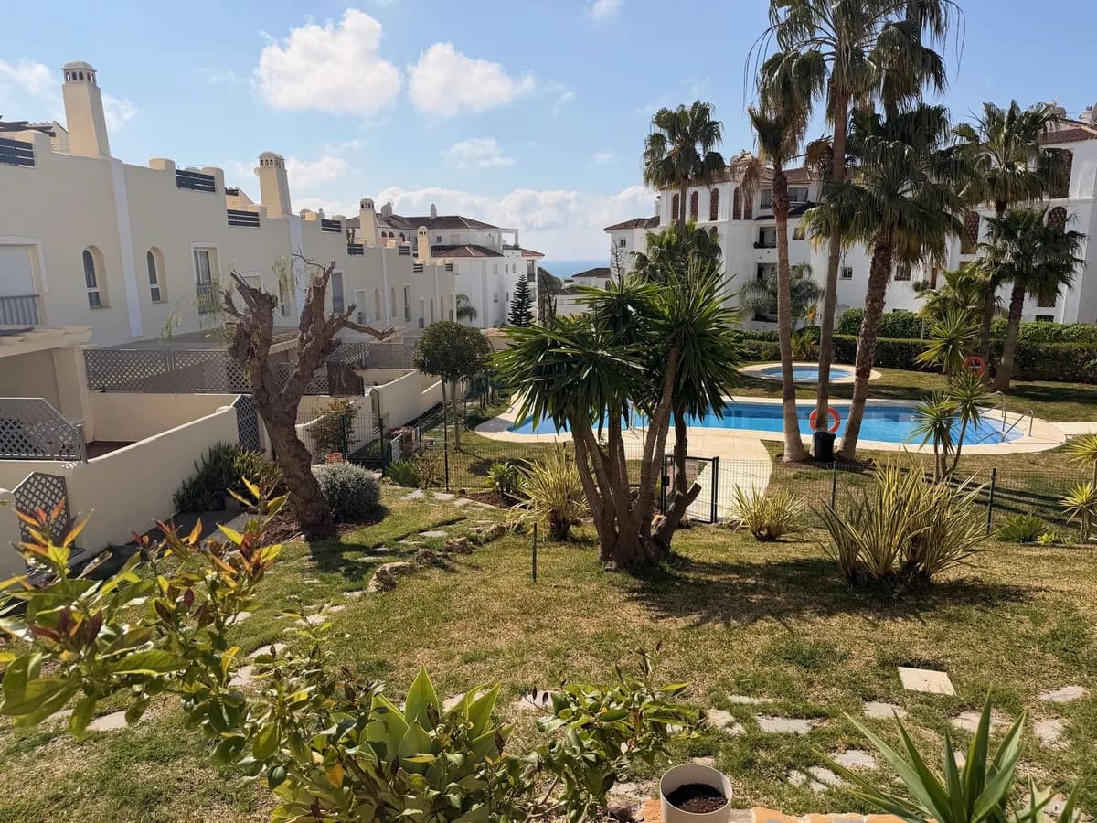 4 Bedroom Townhouse for Sale in Calahonda, Málaga - Image 3
