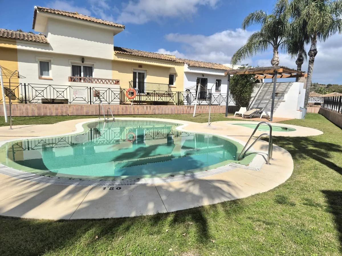 3 Bedroom Townhouse for Sale in Alhaurin Golf, Málaga - Image 2