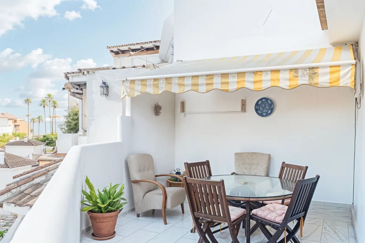 2 Bedroom Penthouse for Sale in Elviria, Málaga - Image 2