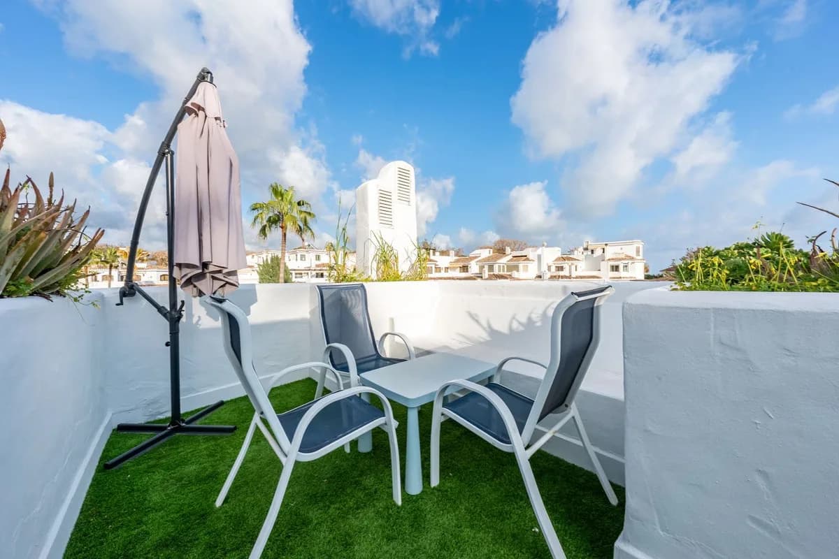 2 Bedroom Penthouse for Sale in Elviria, Málaga - Image 6