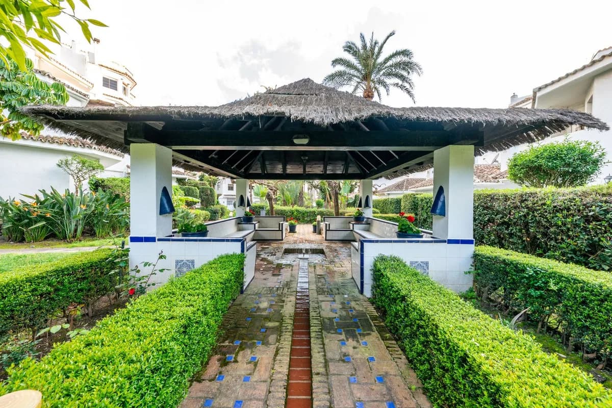 2 Bedroom Penthouse for Sale in Elviria, Málaga - Image 7