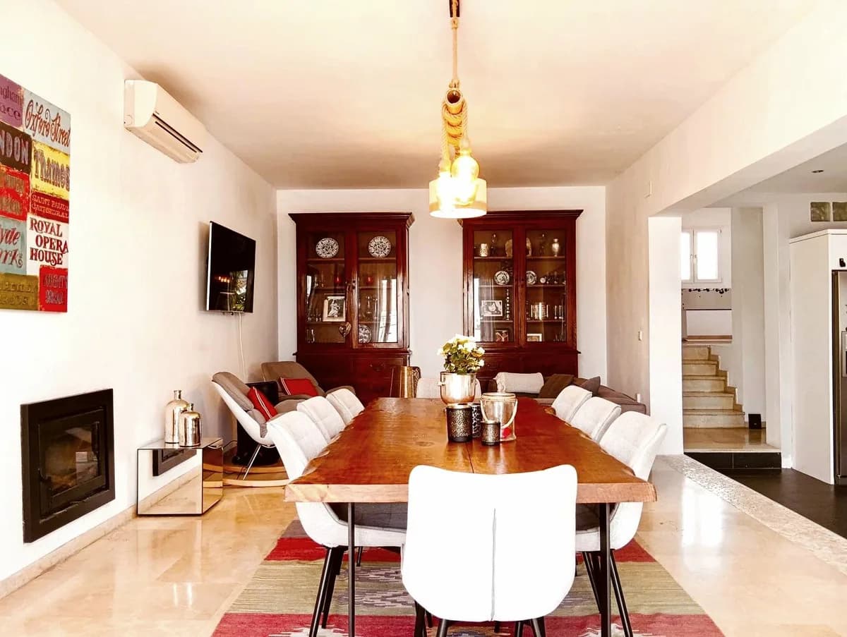 4 Bedroom Detached Villa for Sale in La Duquesa, Málaga - Image 8