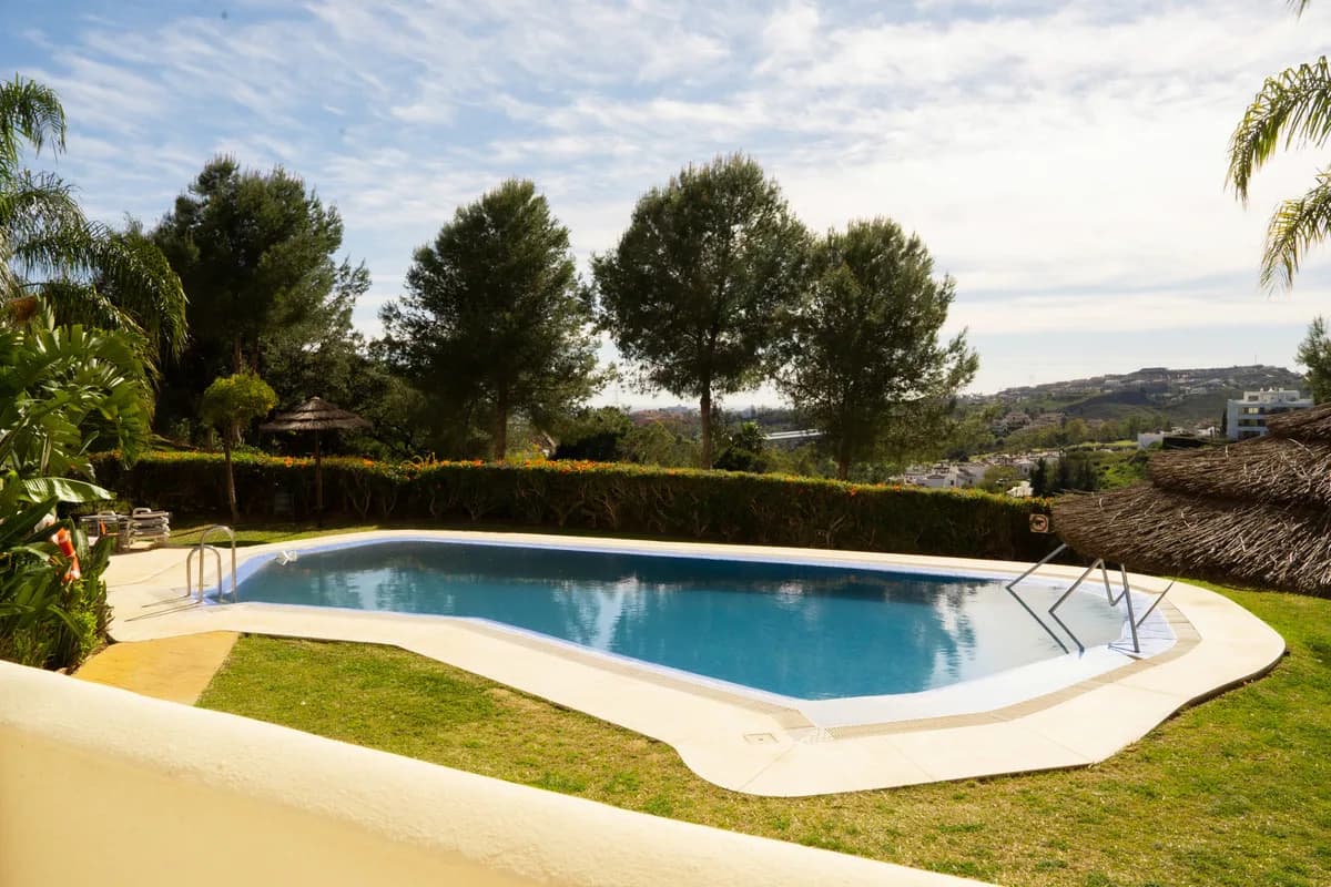 2 Bedroom Ground Floor Apartment for Sale in Benahavís, Málaga - Image 7