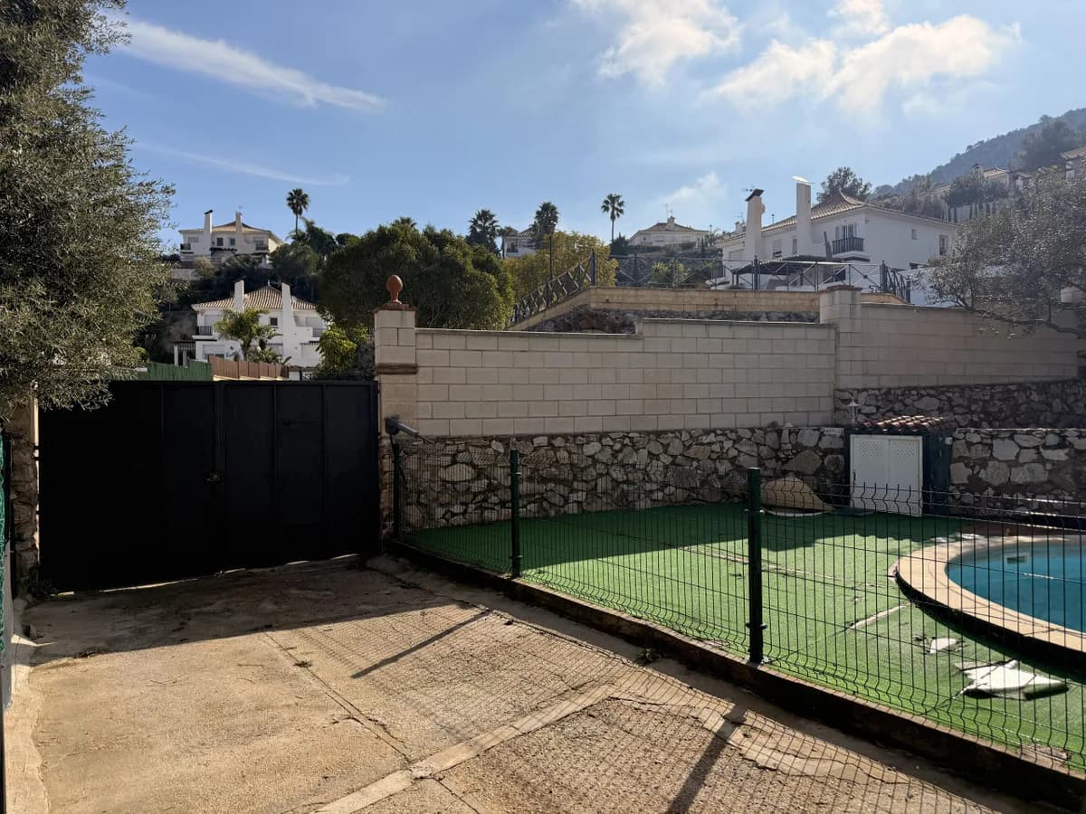 4 Bedroom Detached Villa for Sale in Alhaurín de la Torre, Málaga - Image 8