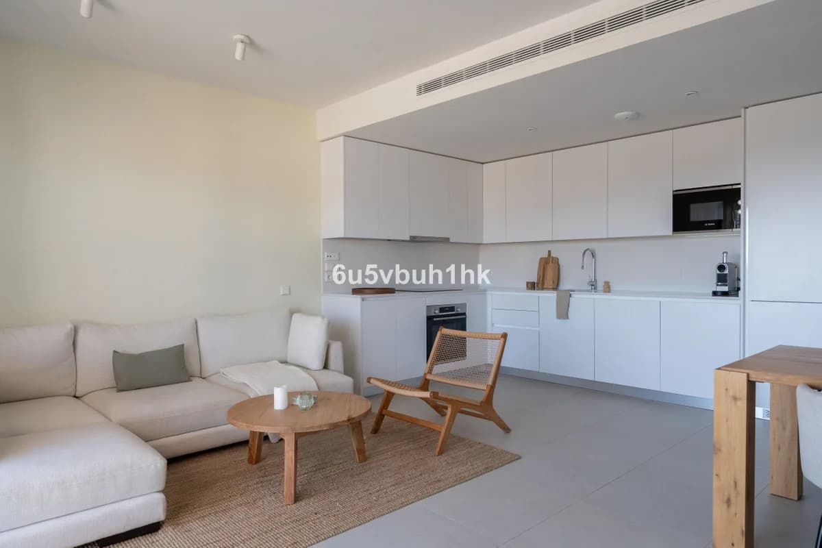 2 Bedroom Middle Floor Apartment for Sale in Calanova Golf, Málaga - Image 7