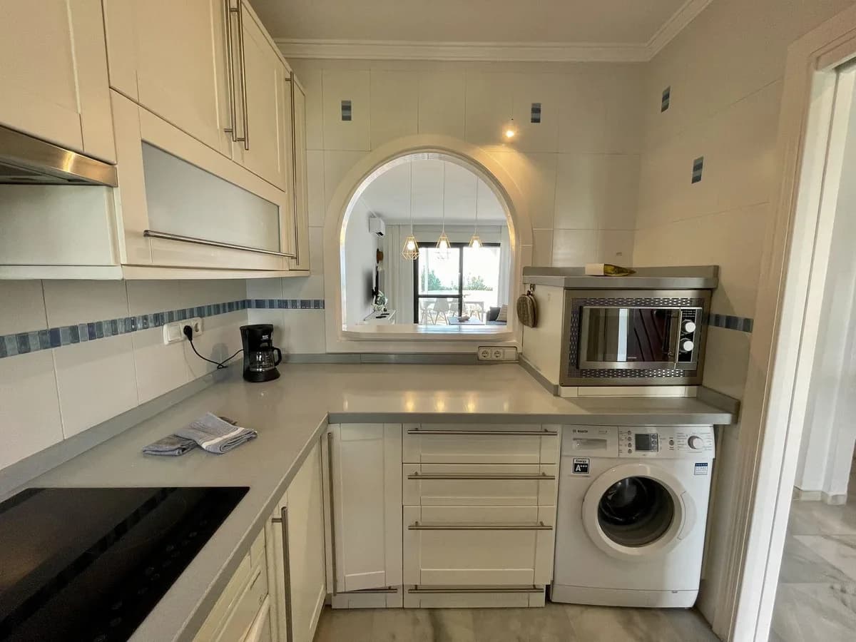 2 Bedroom Bungalow for Sale in Calahonda, Málaga - Image 7