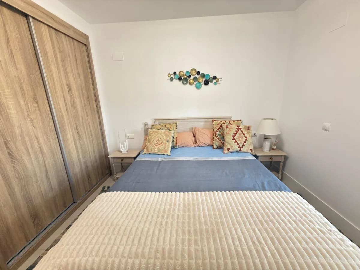 3 Bedroom Ground Floor Apartment for Sale in San Roque, Cádiz - Image 4