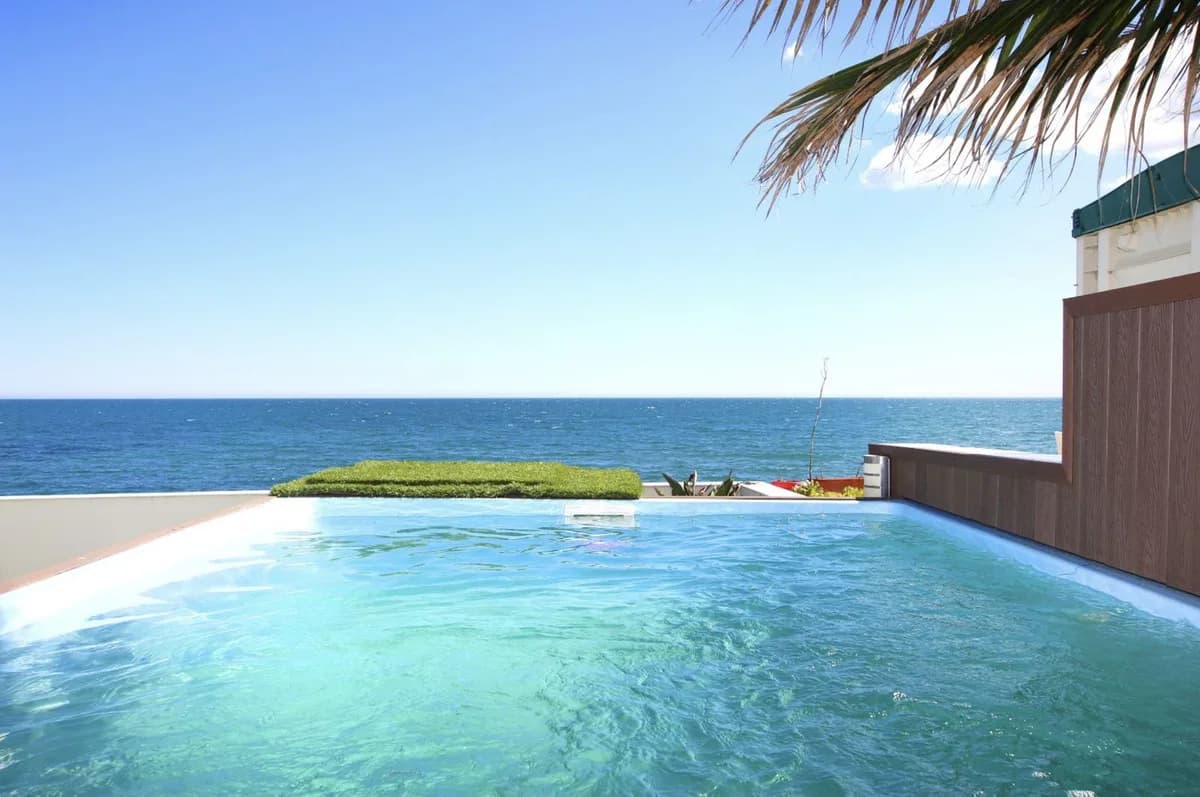 4 Bedroom Duplex for Sale in Estepona, Málaga