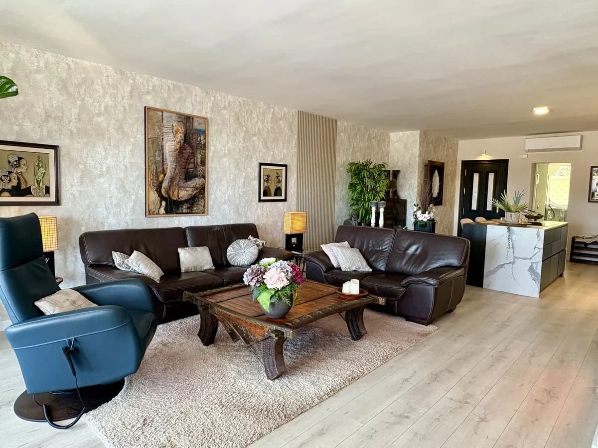 2 Bedroom Middle Floor Apartment for Sale in La Quinta, Málaga - Image 6