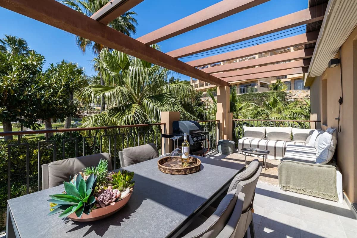 2 Bedroom Penthouse for Sale in Benahavís, Málaga - Image 9