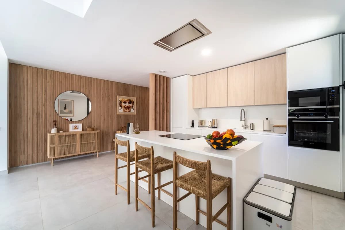 3 Bedroom Penthouse Duplex for Sale in Marbella, Málaga - Image 5