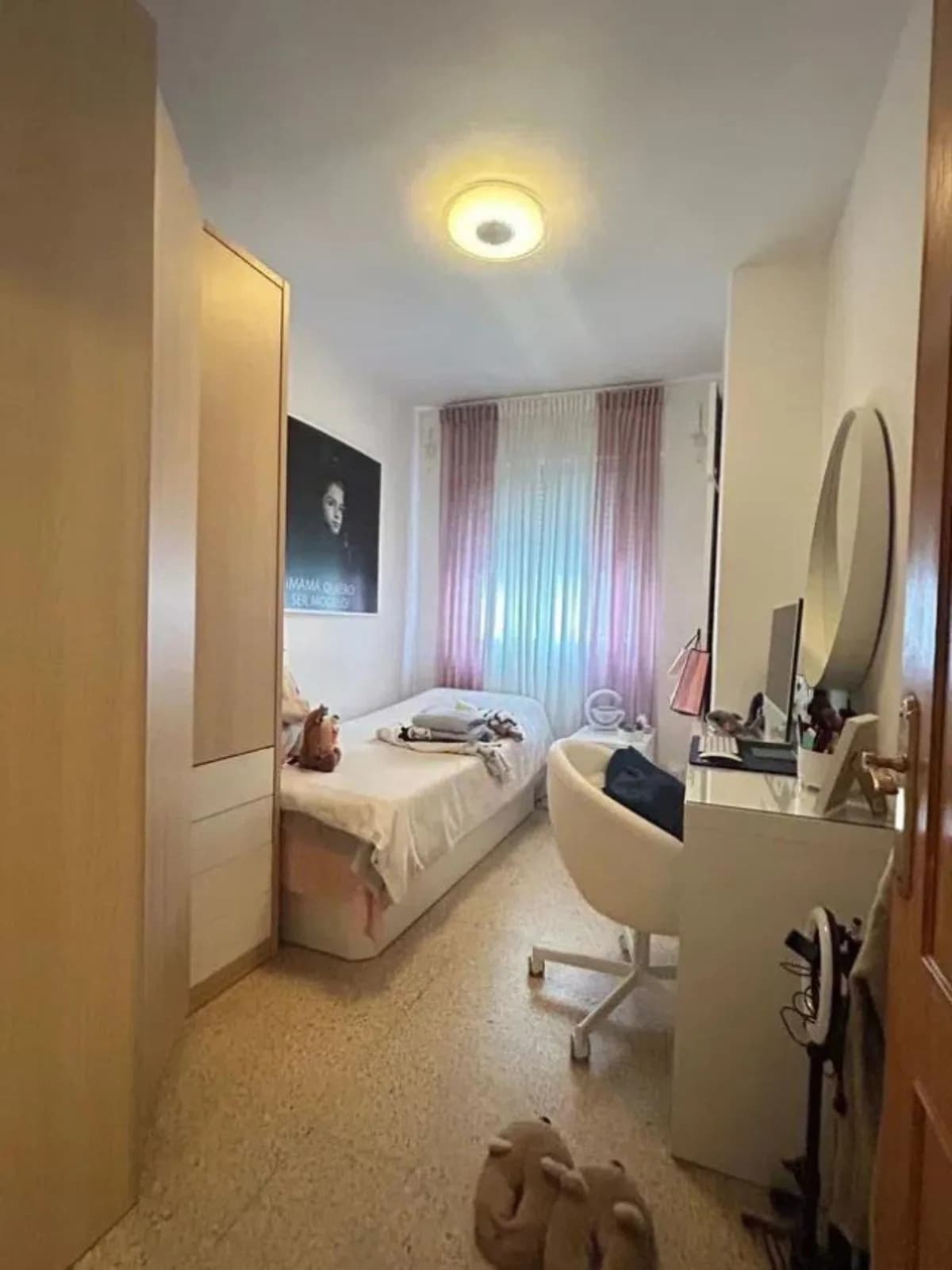 3 Bedroom Middle Floor Apartment for Sale in Estepona, Málaga - Image 8