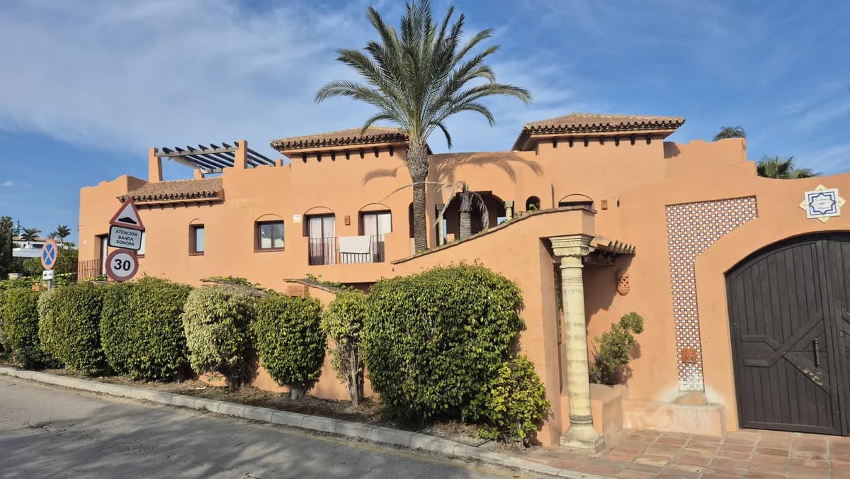 2 Bedroom Ground Floor Apartment for Sale in Los Flamingos, Málaga - Image 8