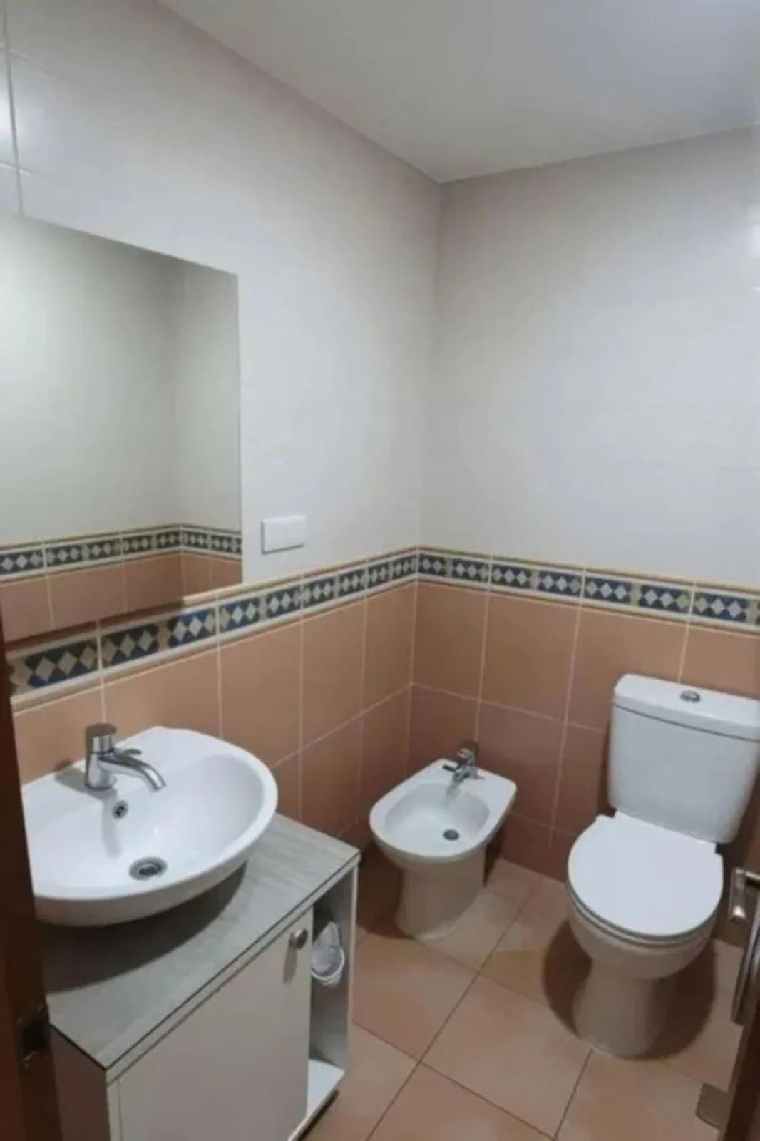 3 Bedroom Ground Floor Apartment for Sale in Estepona, Málaga - Image 7