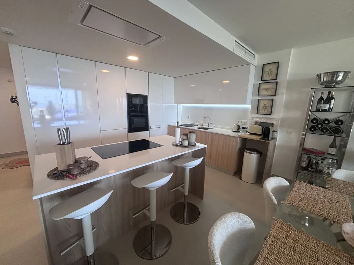 3 Bedroom Ground Floor Apartment for Sale in Calanova Golf, Málaga - Image 4