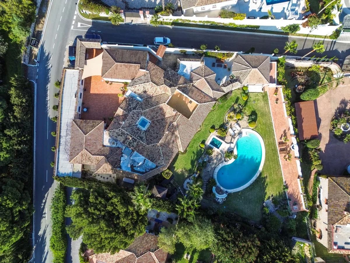 4 Bedroom Detached Villa for Sale in Benahavís, Málaga - Image 3