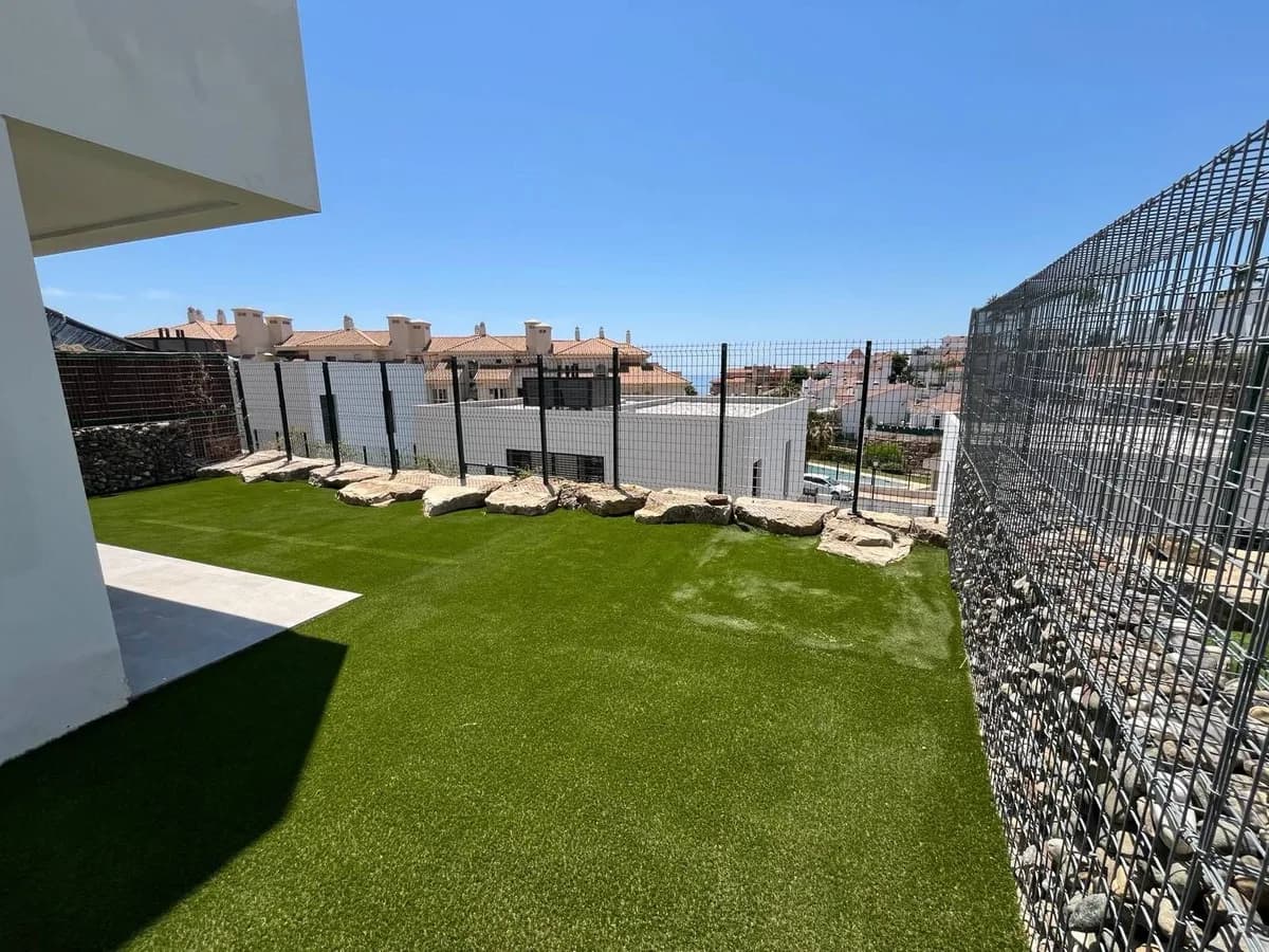 3 Bedroom Semi-Detached House for Sale in Riviera del Sol, Málaga - Image 2