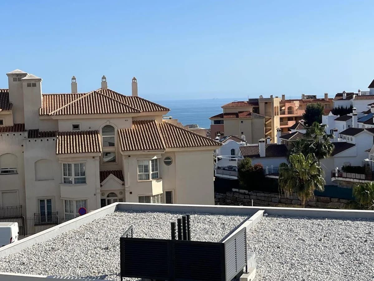 3 Bedroom Semi-Detached House for Sale in Riviera del Sol, Málaga - Image 3