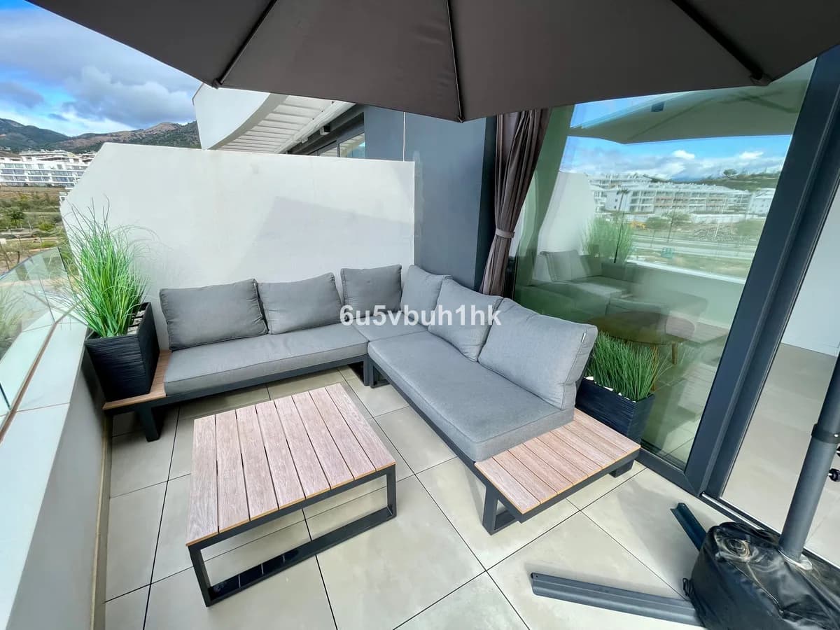 2 Bedroom Penthouse for Sale in Fuengirola, Málaga - Image 2