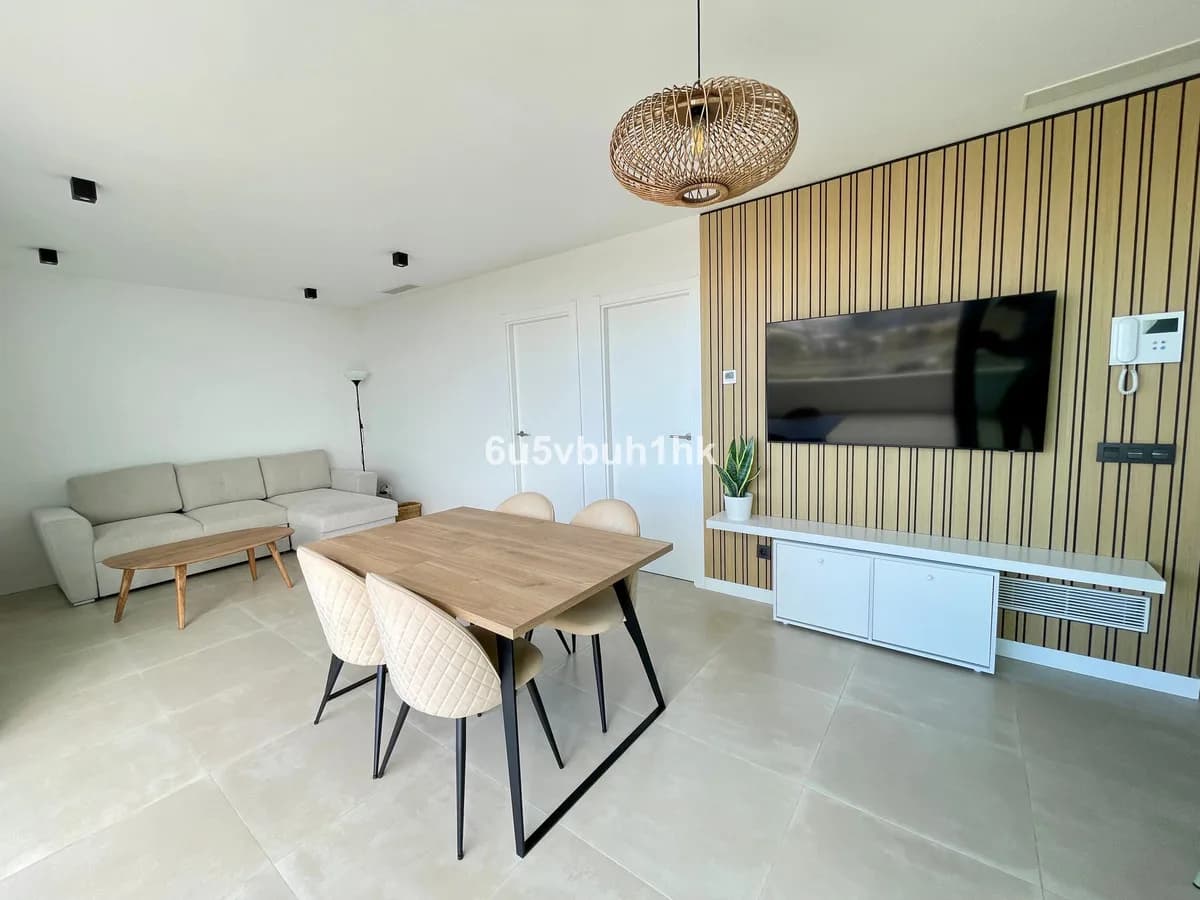 2 Bedroom Penthouse for Sale in Fuengirola, Málaga - Image 5