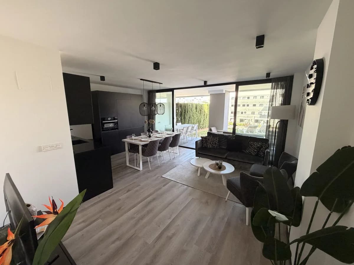 3 Bedroom Ground Floor Apartment for Sale in Mijas, Málaga - Image 2