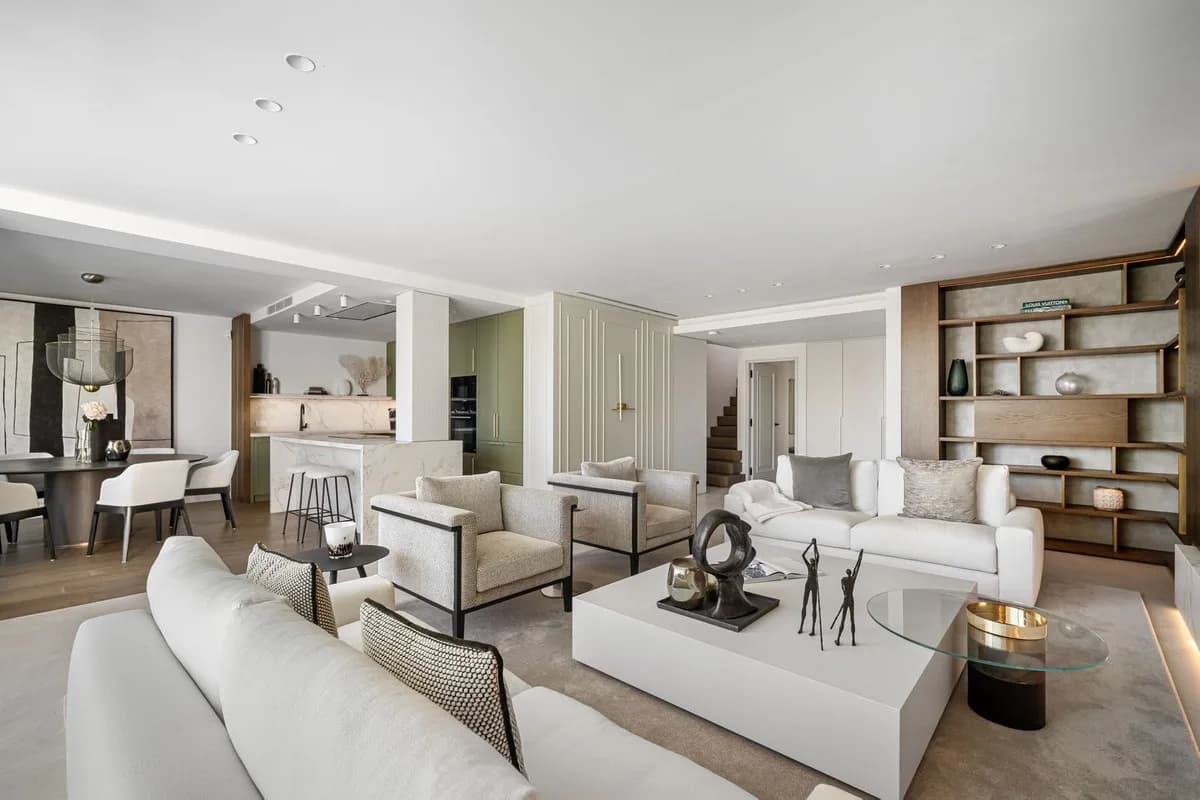 3 Bedroom Penthouse Duplex for Sale in The Golden Mile, Málaga - Image 4