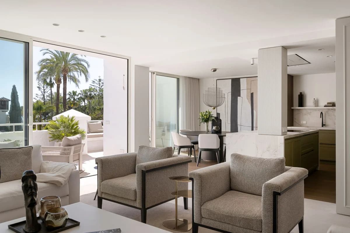 3 Bedroom Penthouse Duplex for Sale in The Golden Mile, Málaga - Image 6