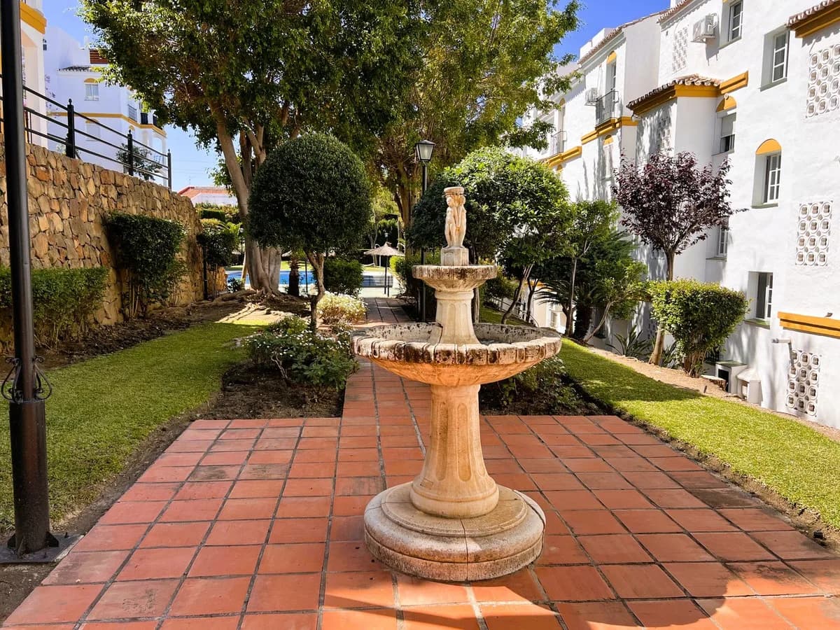 2 Bedroom Penthouse Duplex for Sale in Estepona, Málaga - Image 3