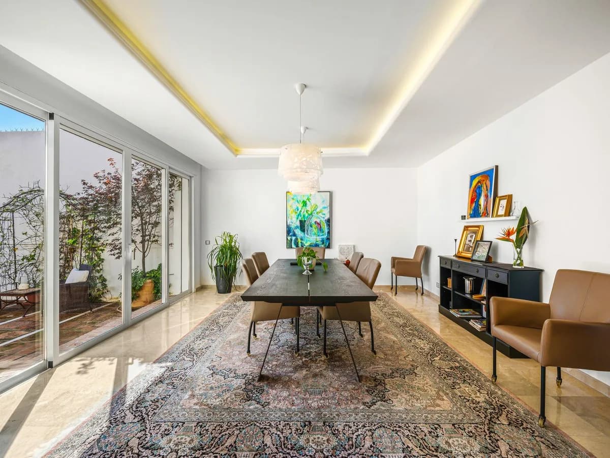 7 Bedroom Detached Villa for Sale in Aloha, Málaga - Image 5
