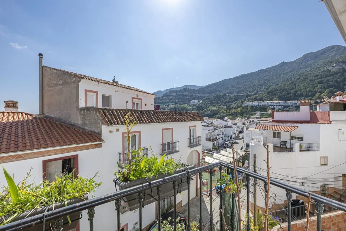 2 Bedroom Penthouse Duplex for Sale in Ojén, Málaga - Image 7