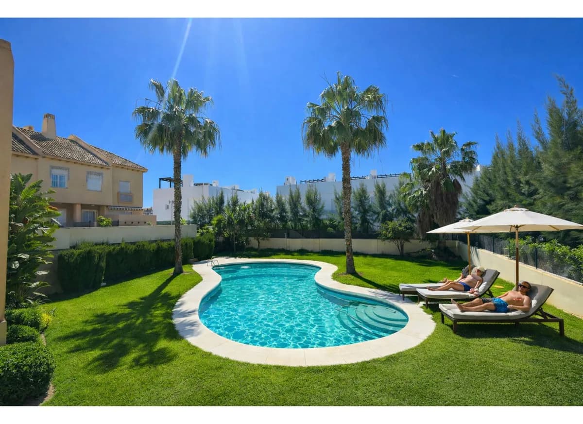 4 Bedroom Townhouse for Sale in Calahonda, Málaga - Image 2