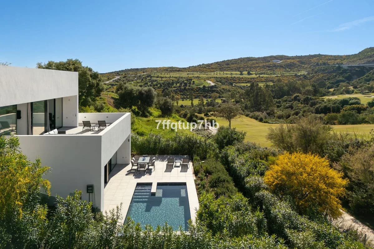 3 Bedroom Detached Villa for Sale in Estepona, Málaga - Image 8