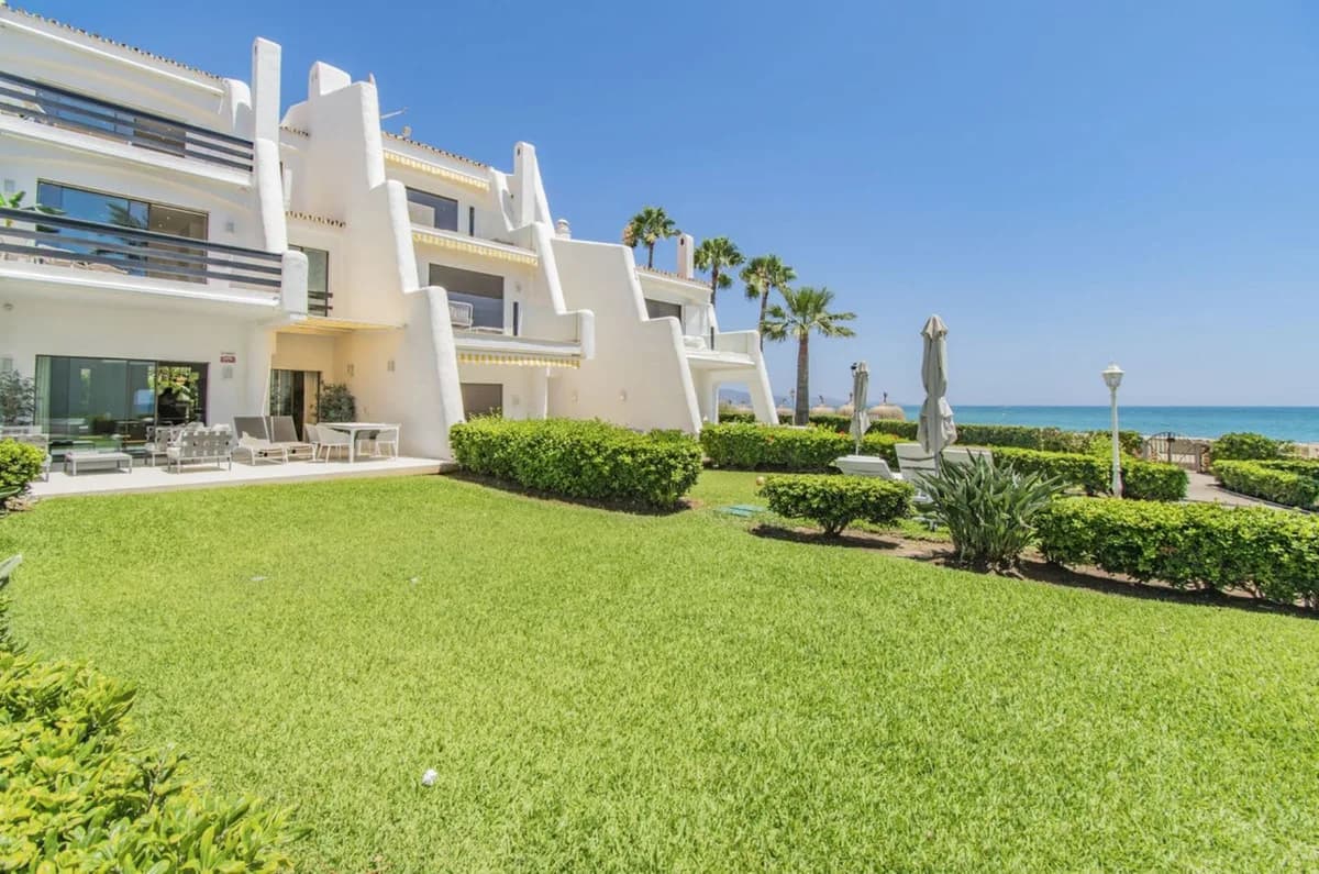 4 Bedroom Townhouse for Sale in Puerto Banús, Málaga - Image 3