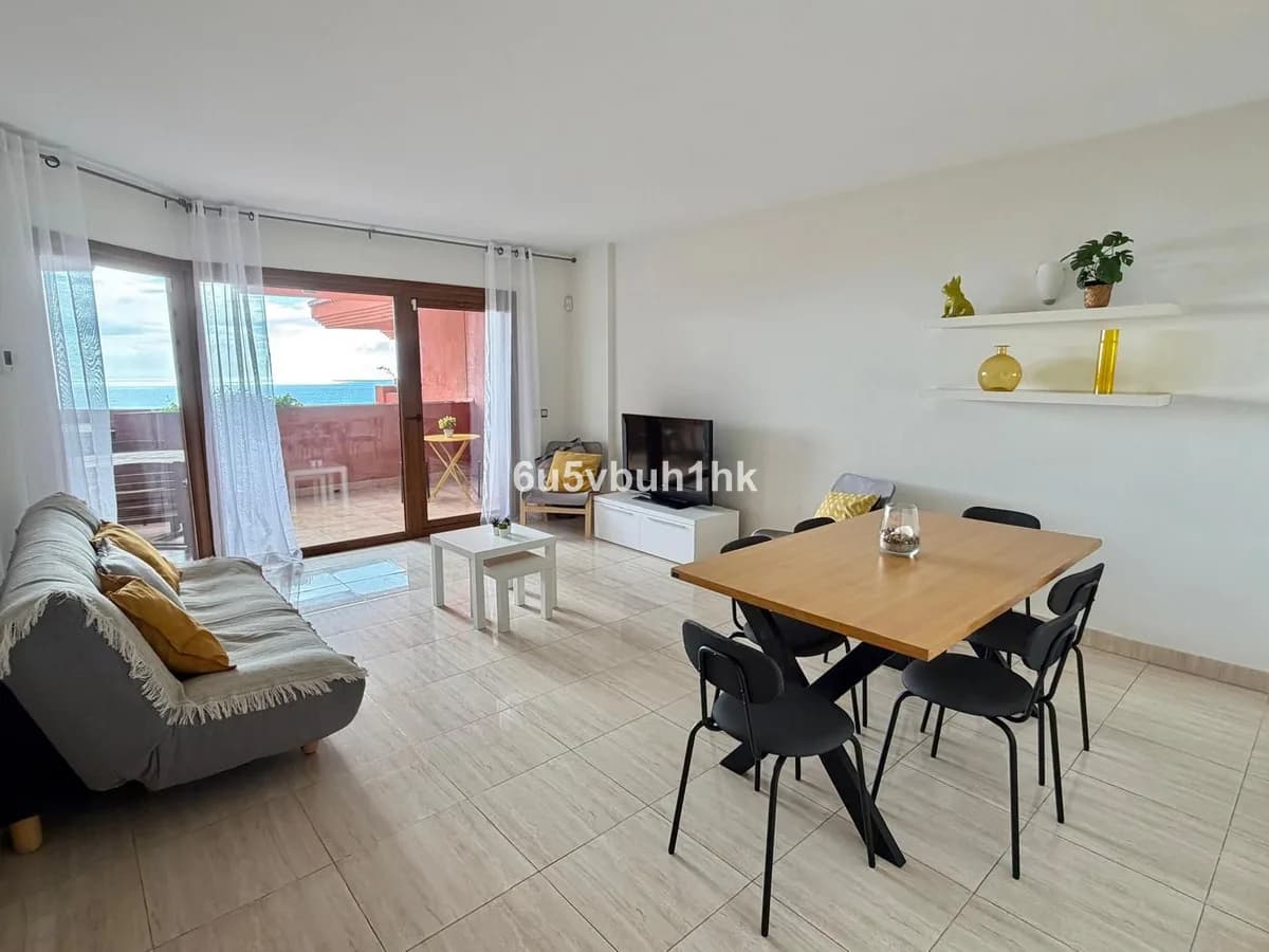 3 Bedroom Penthouse for Sale in Benalmadena, Málaga - Image 3