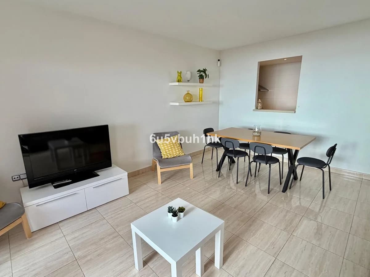 3 Bedroom Penthouse for Sale in Benalmadena, Málaga - Image 5