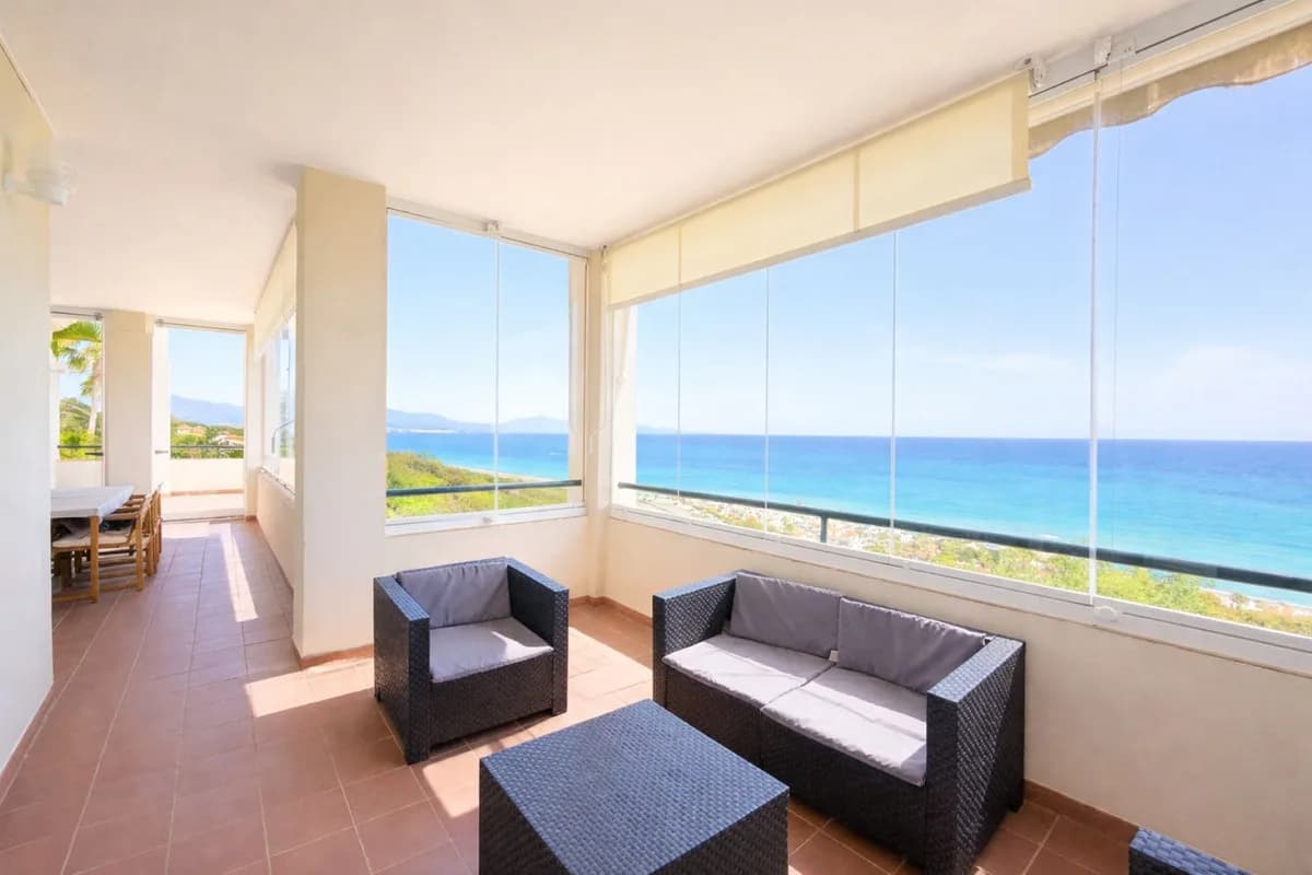 3 Bedroom Middle Floor Apartment for Sale in La Duquesa, Málaga