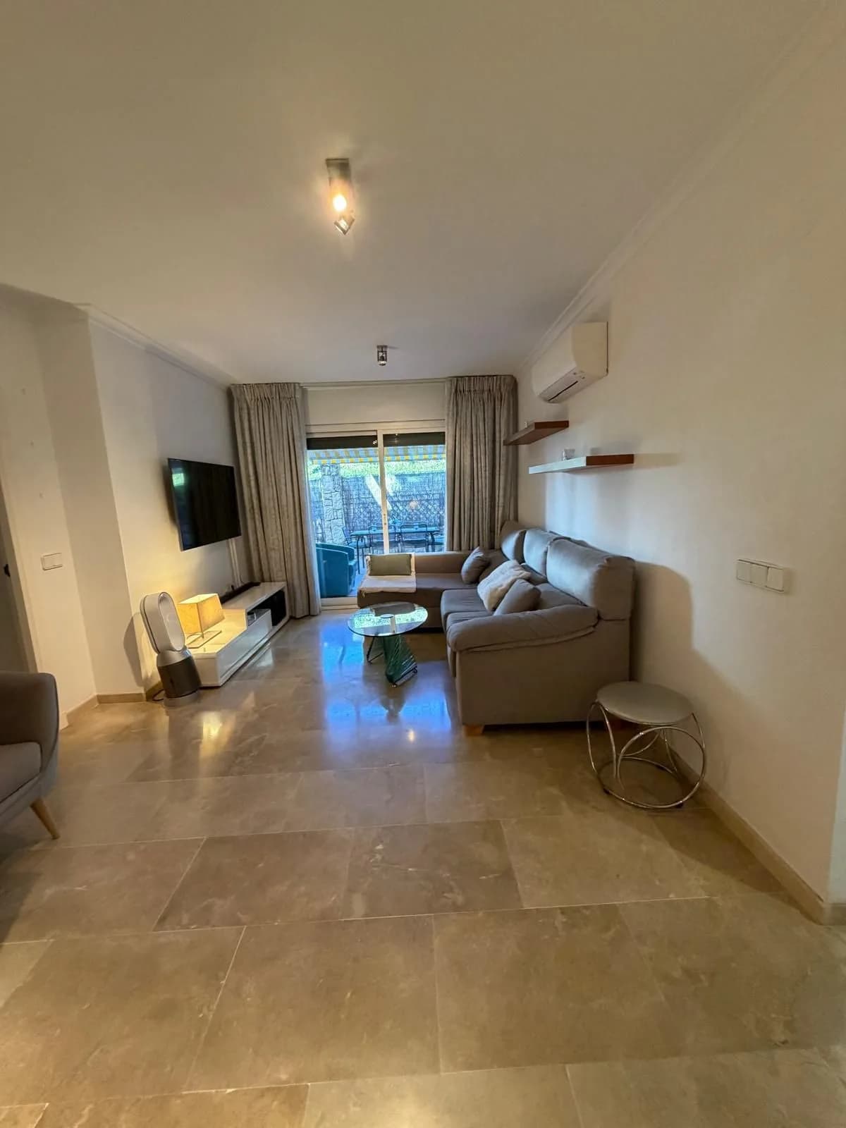 2 Bedroom Ground Floor Apartment for Sale in The Golden Mile, Málaga - Image 5