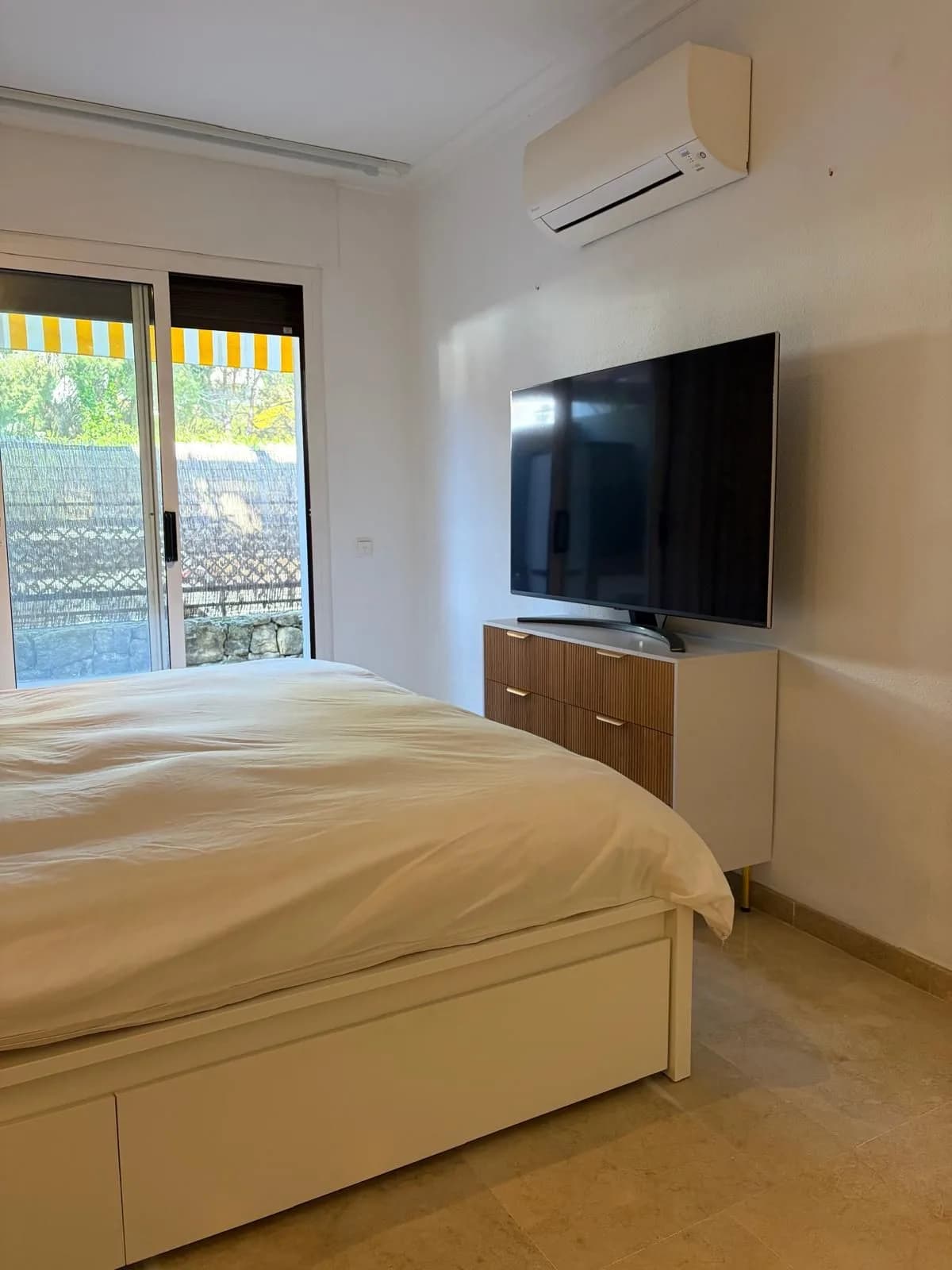 2 Bedroom Ground Floor Apartment for Sale in The Golden Mile, Málaga - Image 9